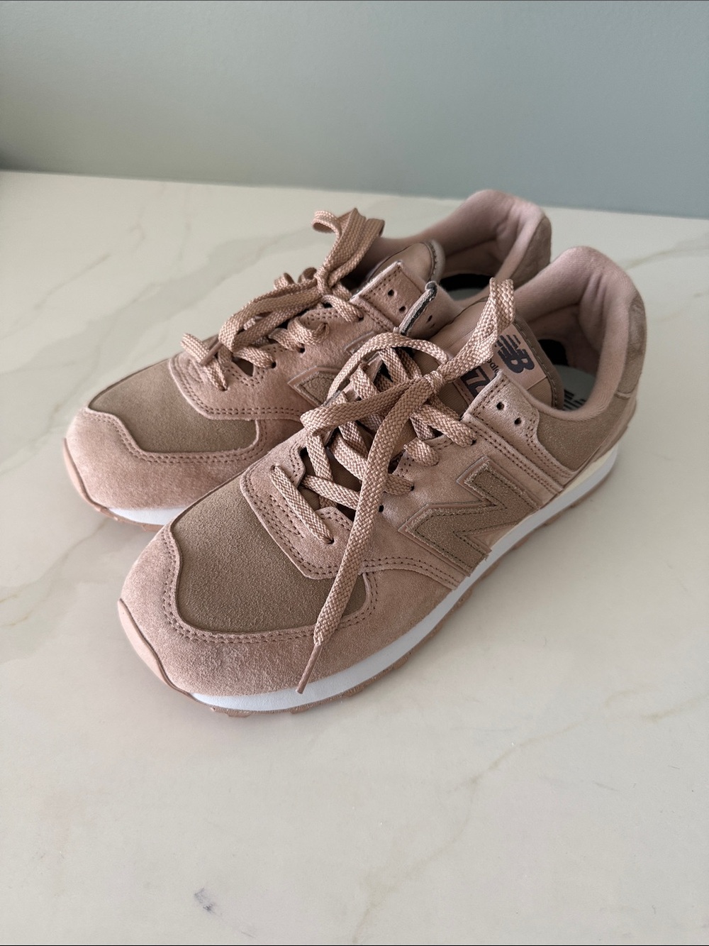 New Balance Women’s tan Suede Lace-Up Sneakers